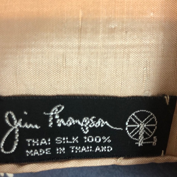 Jim Thompson Stunning Thai Silk Scarf Wrap. Elegant Poppy Flowers Design - Picture 6 of 8